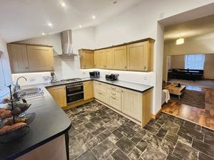 Kitchen- click for photo gallery